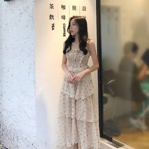 2021 Spring  Elegant Polka Dot Ruffled Cake